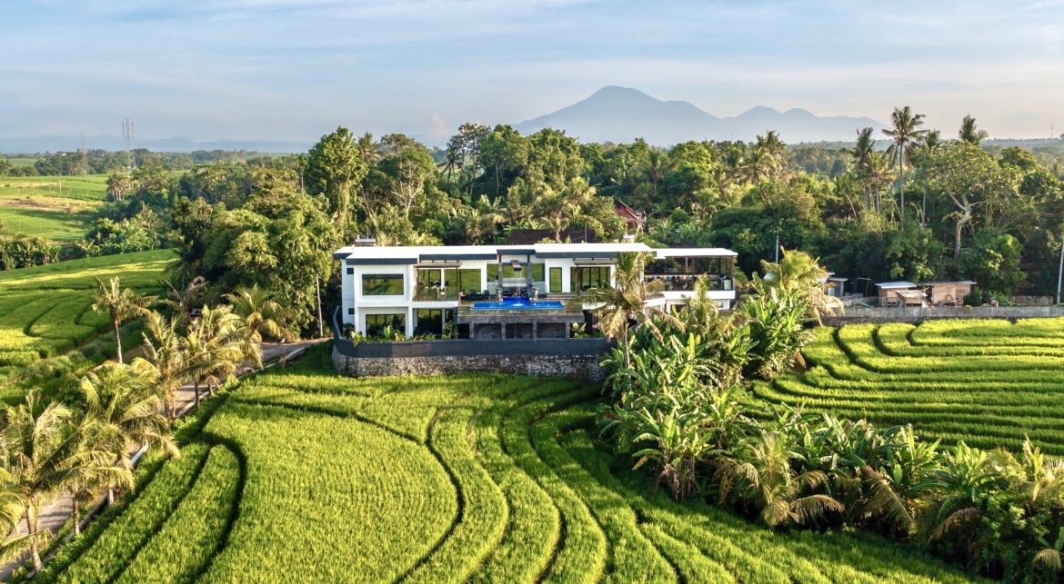 Villa with Ricefield and Ocean Views