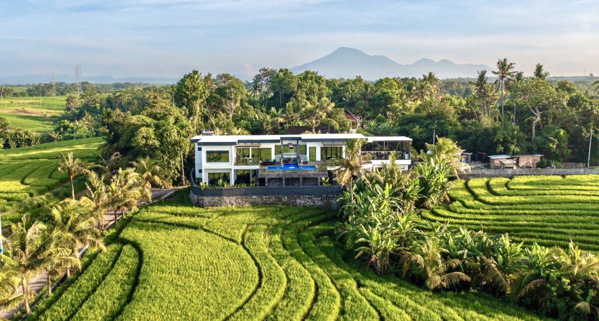 Villa with Ricefield and Ocean Views
